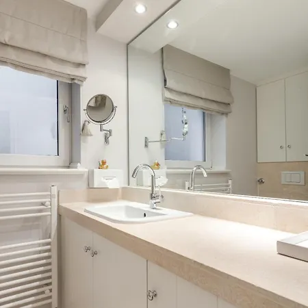 Litz Hues Apartment